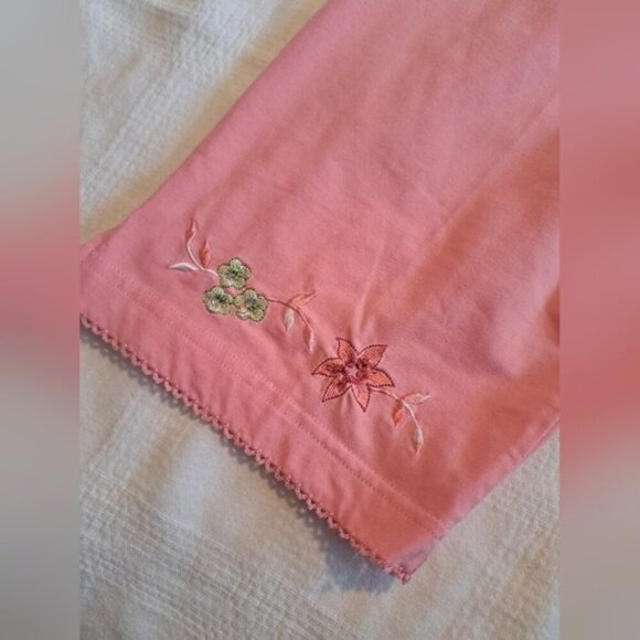 T C Fashion women's size Large lounge set, embroidered flowers, EUC - Picture 7 of 10